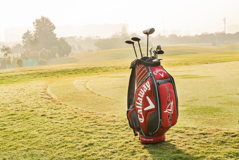 Top 5 Cool Golf Gear Items Every Golfer Should Have in Their Bag